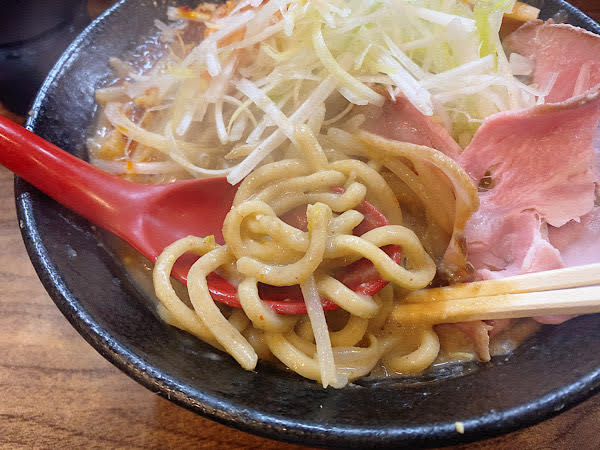 ドロドロのスープが最高！松戸「となみ」の超濃厚味噌ラーメン