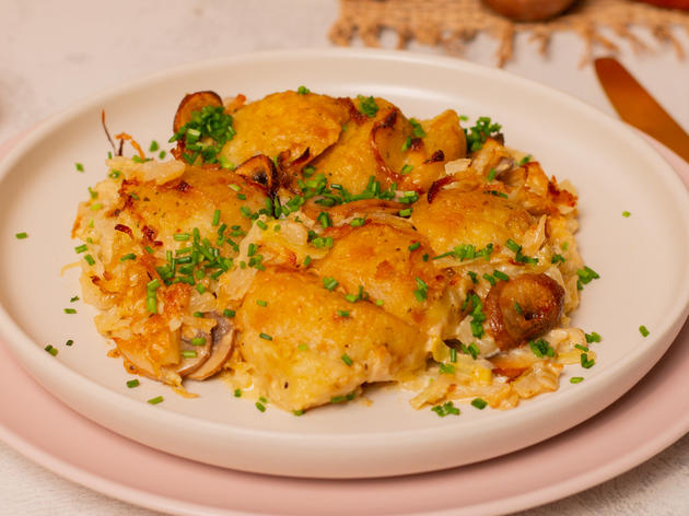 Vom Gipfel bis zum Gaumen sorgt der Semmelknödel-Auflauf mit Spitzkohl ...