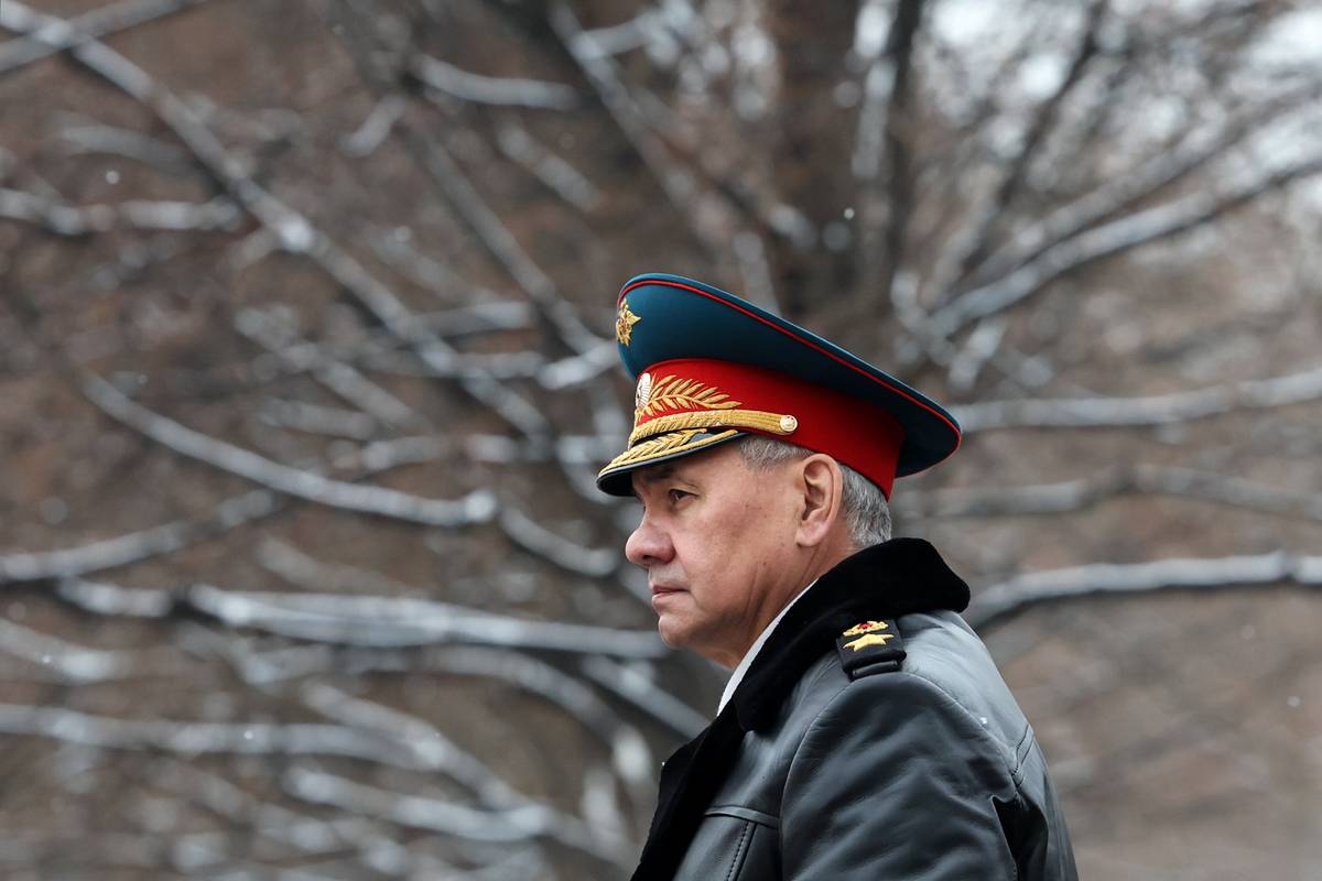 ministro da defesa russo inspeciona tropas que conquistaram avdiivka