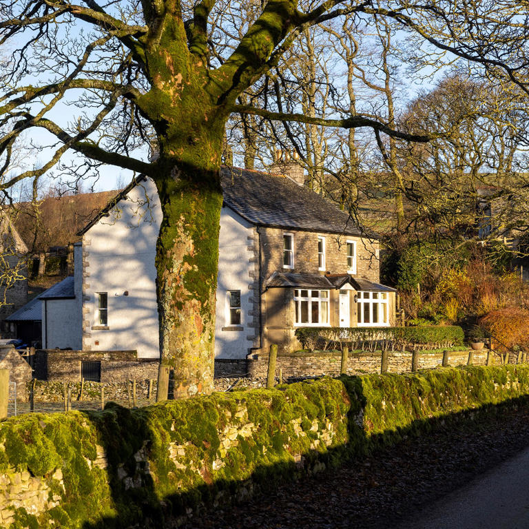 The interior of this country house is as beautiful as its stunning ...