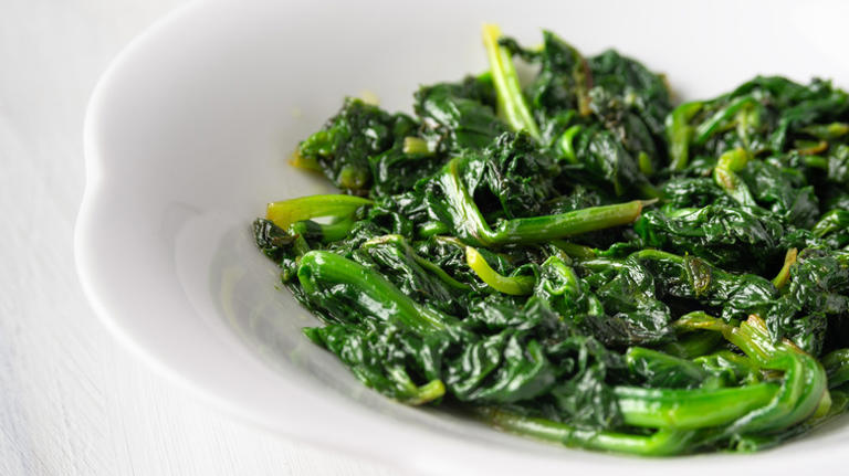 The One Tip To Remember When Steaming Spinach In The Microwave