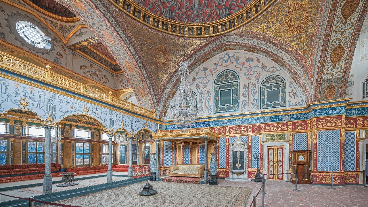 <p>A Royal fortress-turned-museum, which is one of the hidden gems Istanbul has to offer. It has a vast collection of middle age artifacts- robes, weapons, and books. The interior of the former main residence of Sultans is still breathtaking, carefully designed in the classical Islamic style.</p>