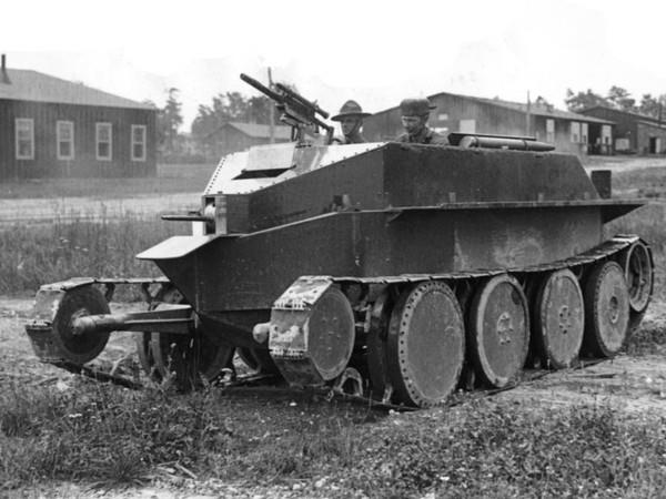 「農業用トラクターです」箱を開けたらt-34!? ソ連の傑作戦車の原型を“アメリカから輸出”した男