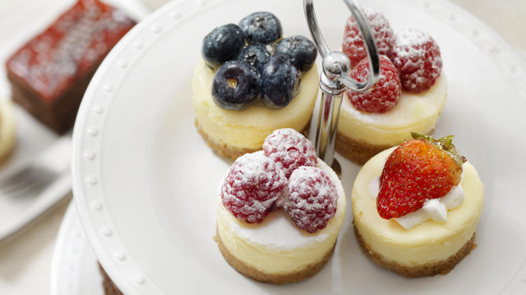 Vanilla Wafers Are The Perfect Base For Mini Cheesecake