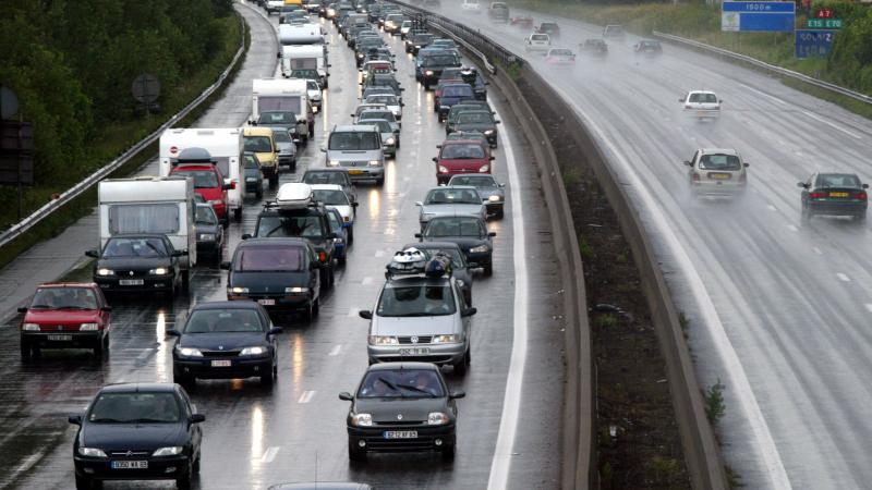trafic routier dense et compliqué en france : à quoi faut-il s’attendre sur les routes ?