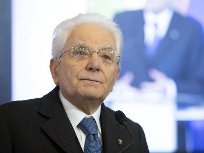 Mattarella A Piantedosi: «Con I Ragazzi I Manganelli Esprimono Un ...