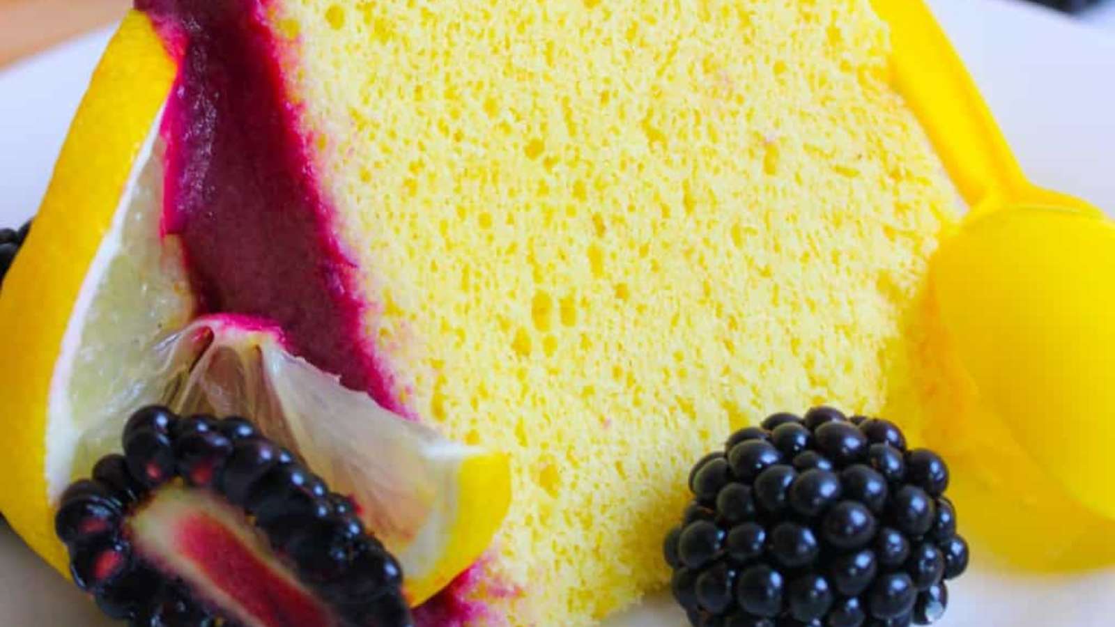 37 Lemon Desserts That'll Make You The Star Baker