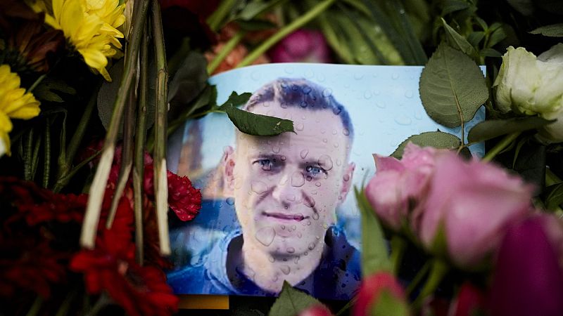 alexei navalny's body handed over to his mother more than a week after his death