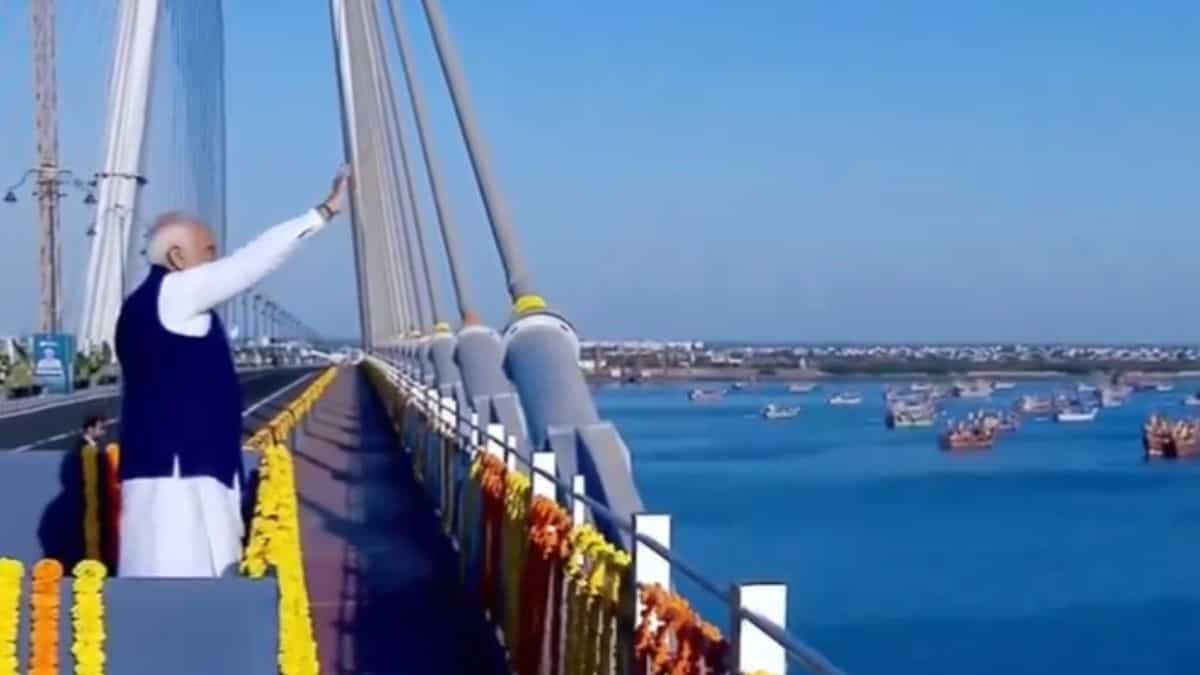 pm modi inaugurates india's longest cable-stayed bridge 'sudarshan setu' in gujarat