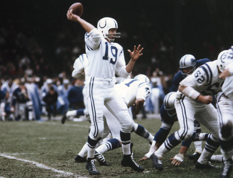 Hall of Fame quarterback Johnny Unitas born on this day in 1933