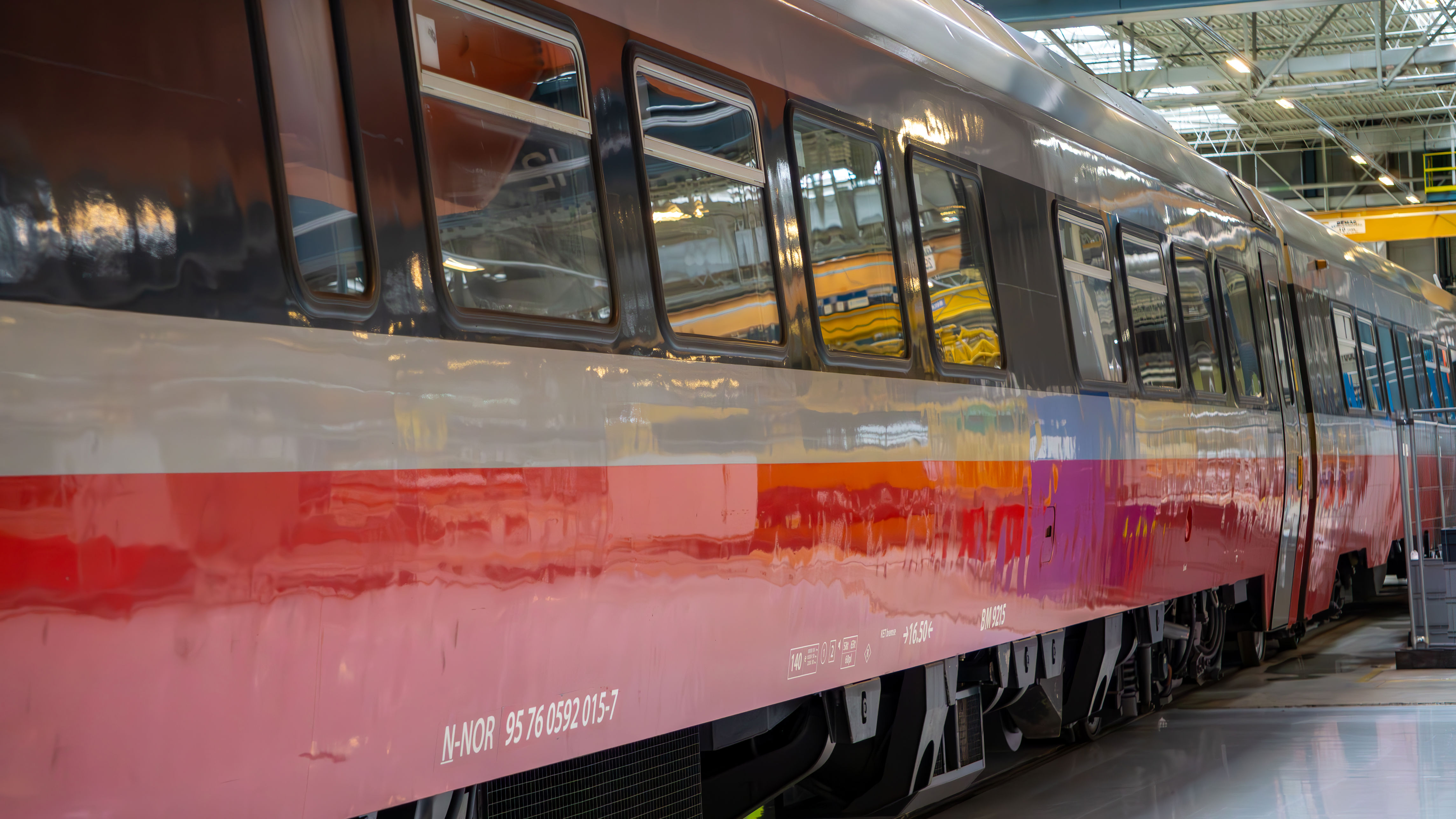 norge gir togsett til ukraina: – transport er avgjørende i en krigssituasjon