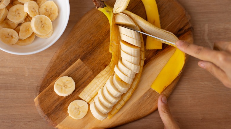 Stop Banana Slices From Browning With A Quick Citrus Hack   BB1iPyuL.img