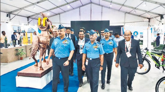 chief of air staff visits msme defence expo 2024