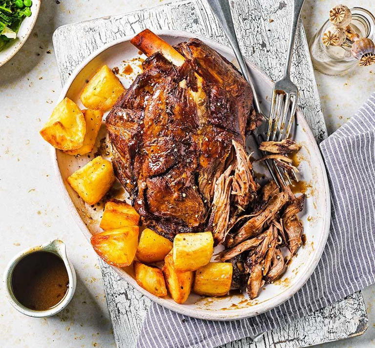 Slow Cooker Lamb Shoulder 5059