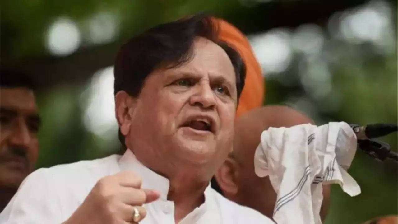 congress, stung by bjp's 'revenge of the prince' barb, on giving away ahmed patel's bastion
