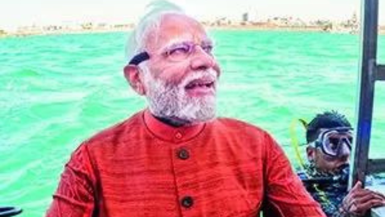 divine experience, says modi after undersea prayers in dwarka