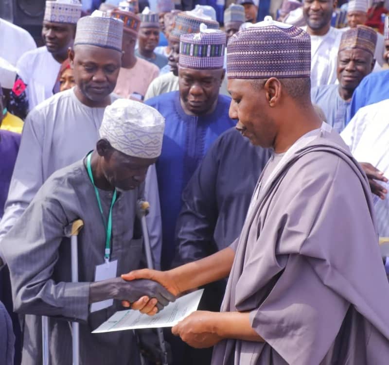 gov zulum distributes 447 housing units, food items to home-bound idps