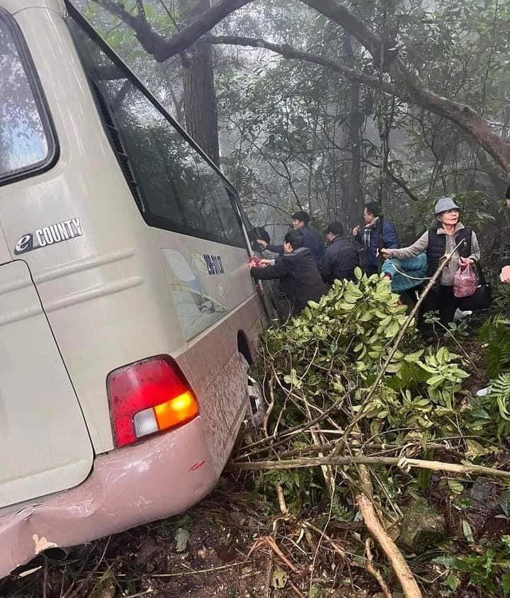 Rất may vụ tai nạn không có thương vong về người.