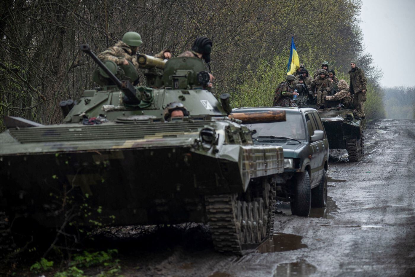 rusia ataca regiones ucranianas y zelenski dice que avión de combate ruso fue derribado