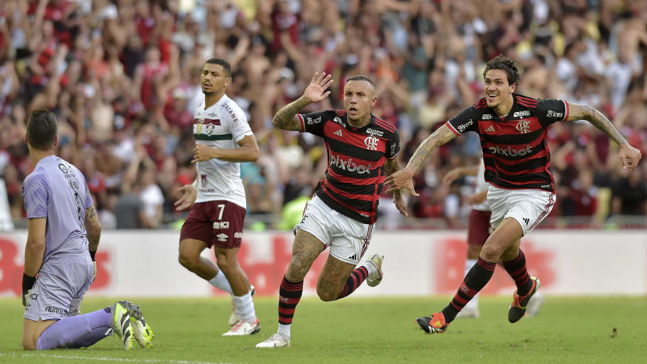 Com Golaço De Cebolinha, Flamengo Vence O Fluminense E Encaminha Título ...