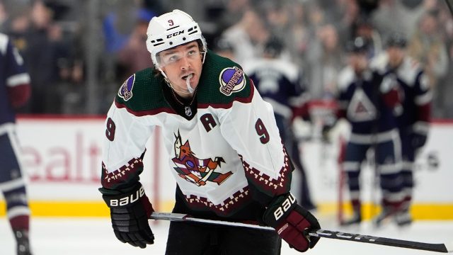 arizona coyotes players told team is moving to utah