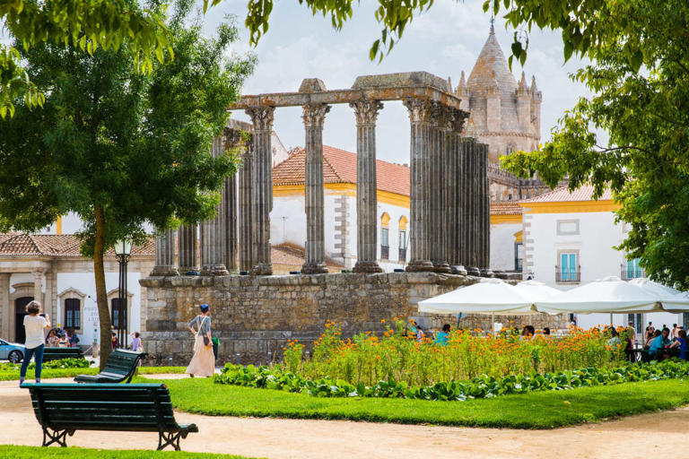 Portugal offers an endless variety of romantic experiences for couples. From stunning beaches to historic cities, Portugal is a destination that will inspire romance at every turn.