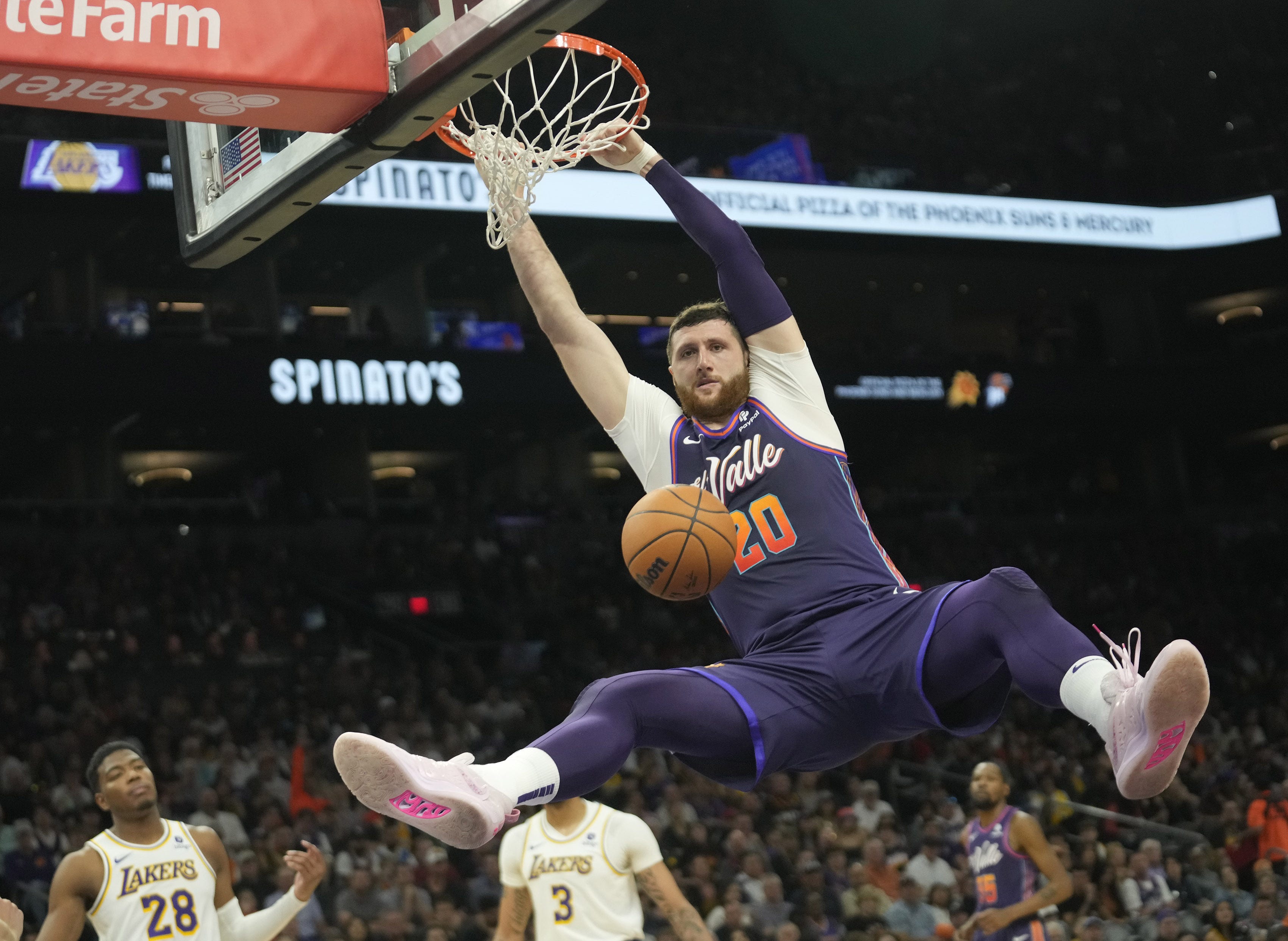 Balanced Attack Fuels Phoenix Suns Past LeBron James, Los Angeles Lakers