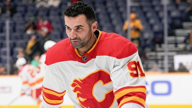 Flames push win streak to three games with victory over Canucks