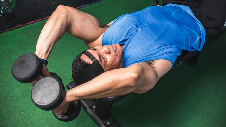 You don’t need the gym to build upper body muscle — just 8 exercises ...