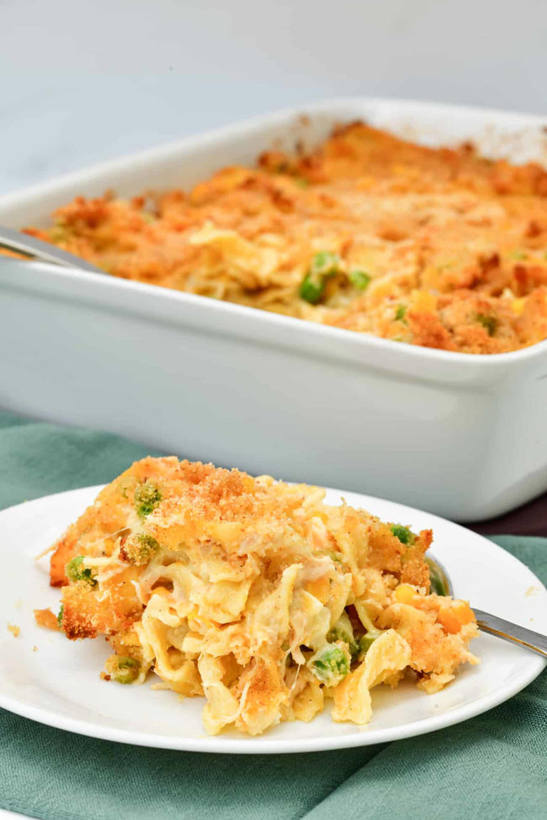 Mouthwatering Chicken Noodle Casserole that Will Make You Forget Takeout