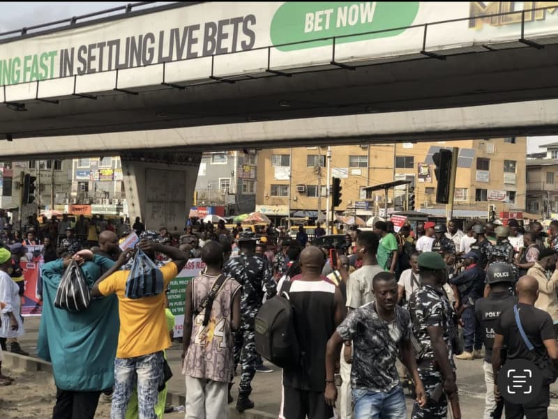 lagos residents protest against hardship ahead of planned nlc mass protest