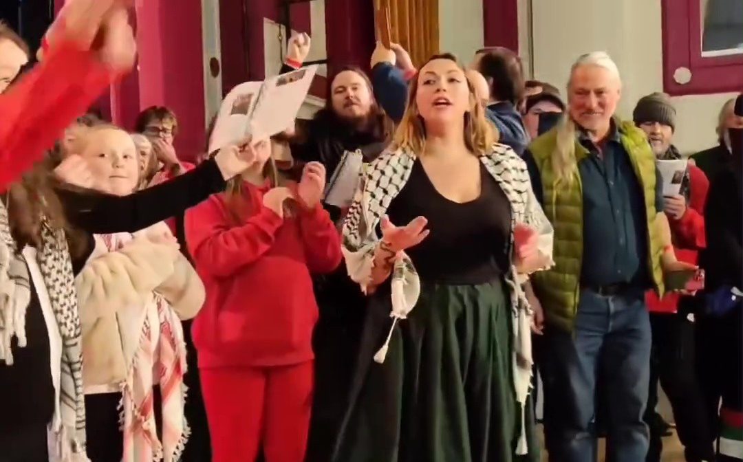charlotte church under fire for leading choir in rendition of ‘from the river to the sea’