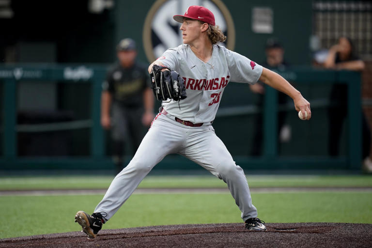 Georgia baseball's Charlie Condon ranked No. 1 on MLB draft big board