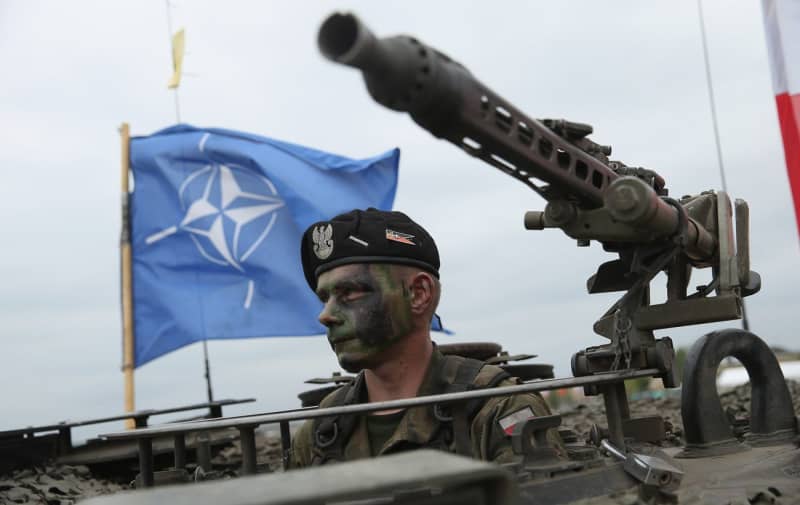 polish foreign minister explained what west is at risk of if ukraine loses war