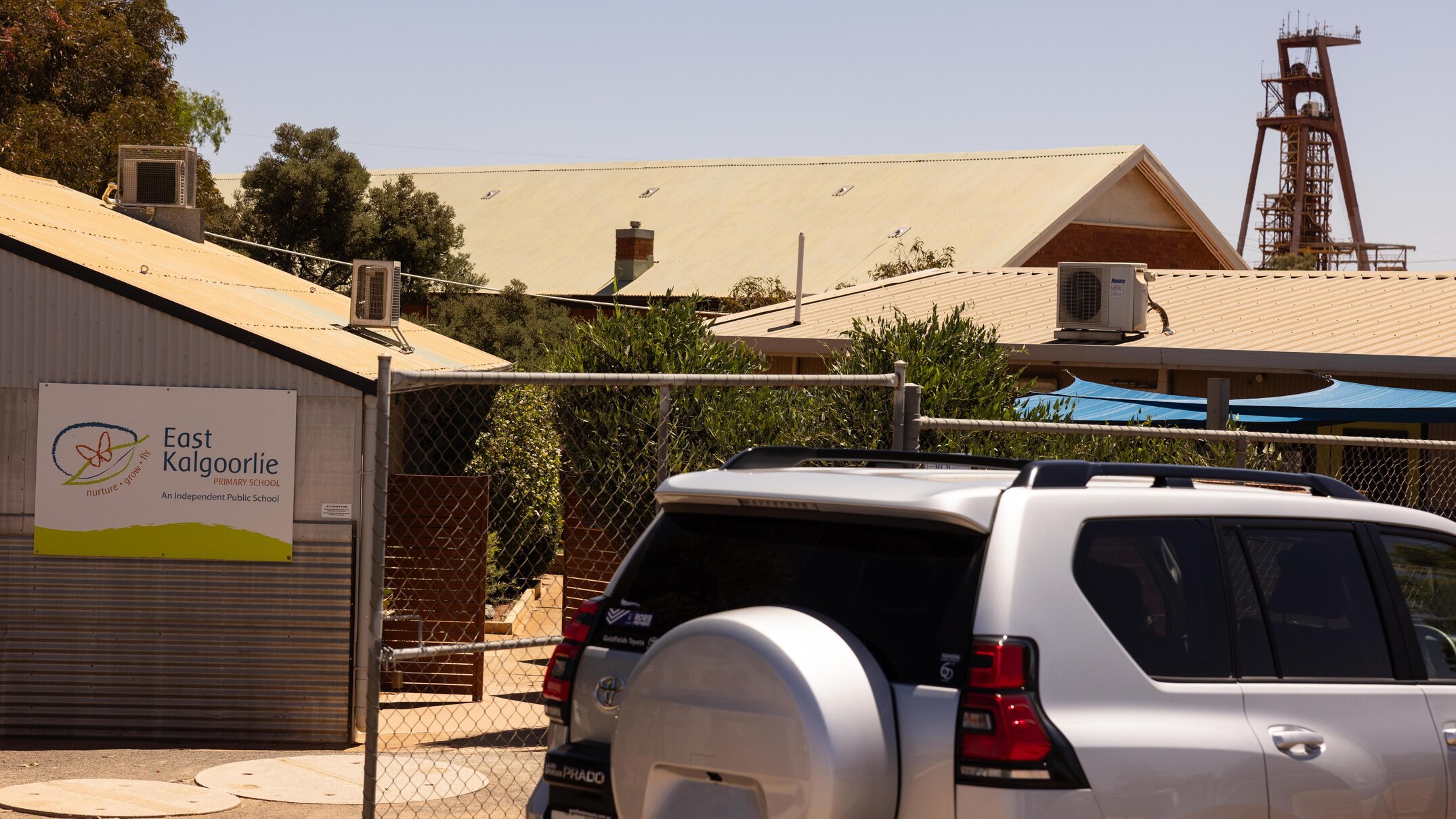 east kalgoorlie primary school closed for the rest of term after mercury scare