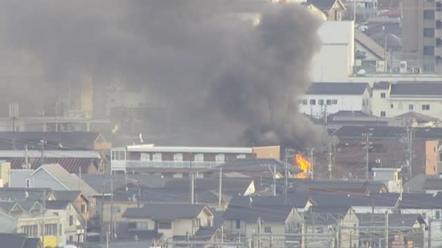 【速報】仙台・太白区の住宅街で火事 激しい炎と黒煙上がる