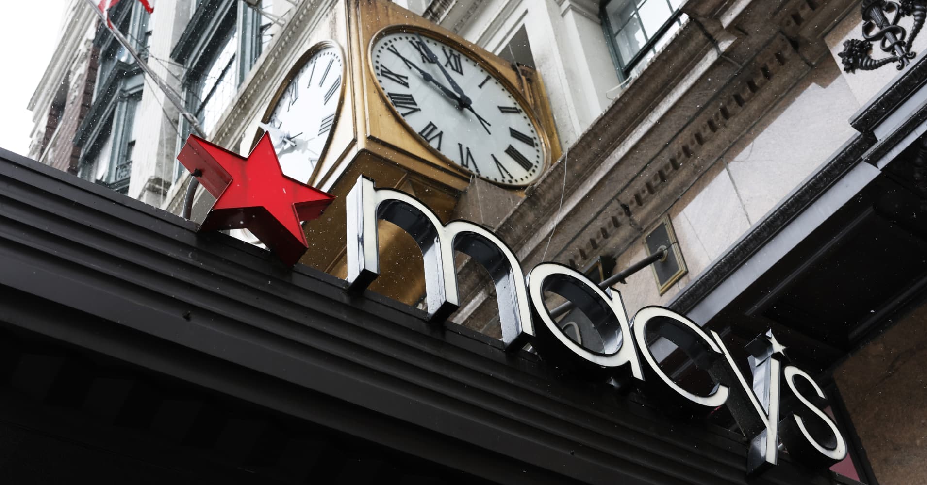 Macy S Posts Another Quarter Of Falling Sales As It Unveils Strategy To   BB1iXSTW.img