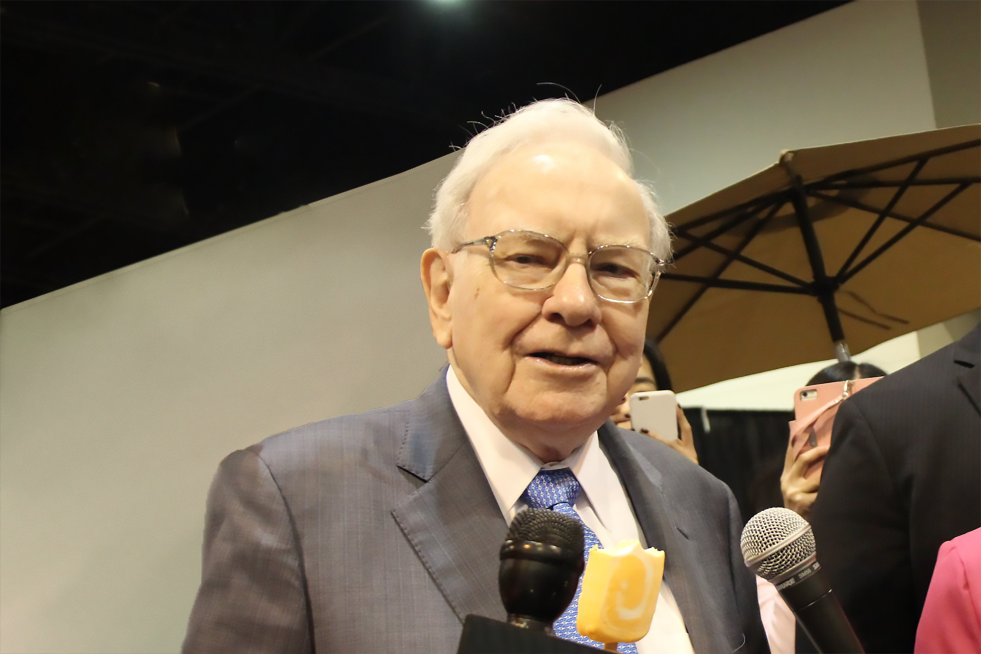 Warren Buffett Just Revealed The 8 Stocks That Berkshire Hathaway Will ...