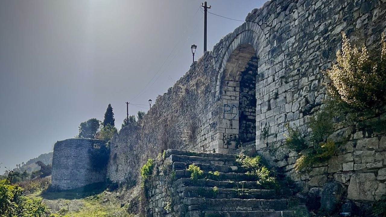 <p>As the name suggests, Berat Castle is an astonishing building located in the city of Berat. It’s one of the rare pieces of history that remained mostly intact. It gives a great view of the city and is a great place to explore for those with an adventurous spirit.</p>