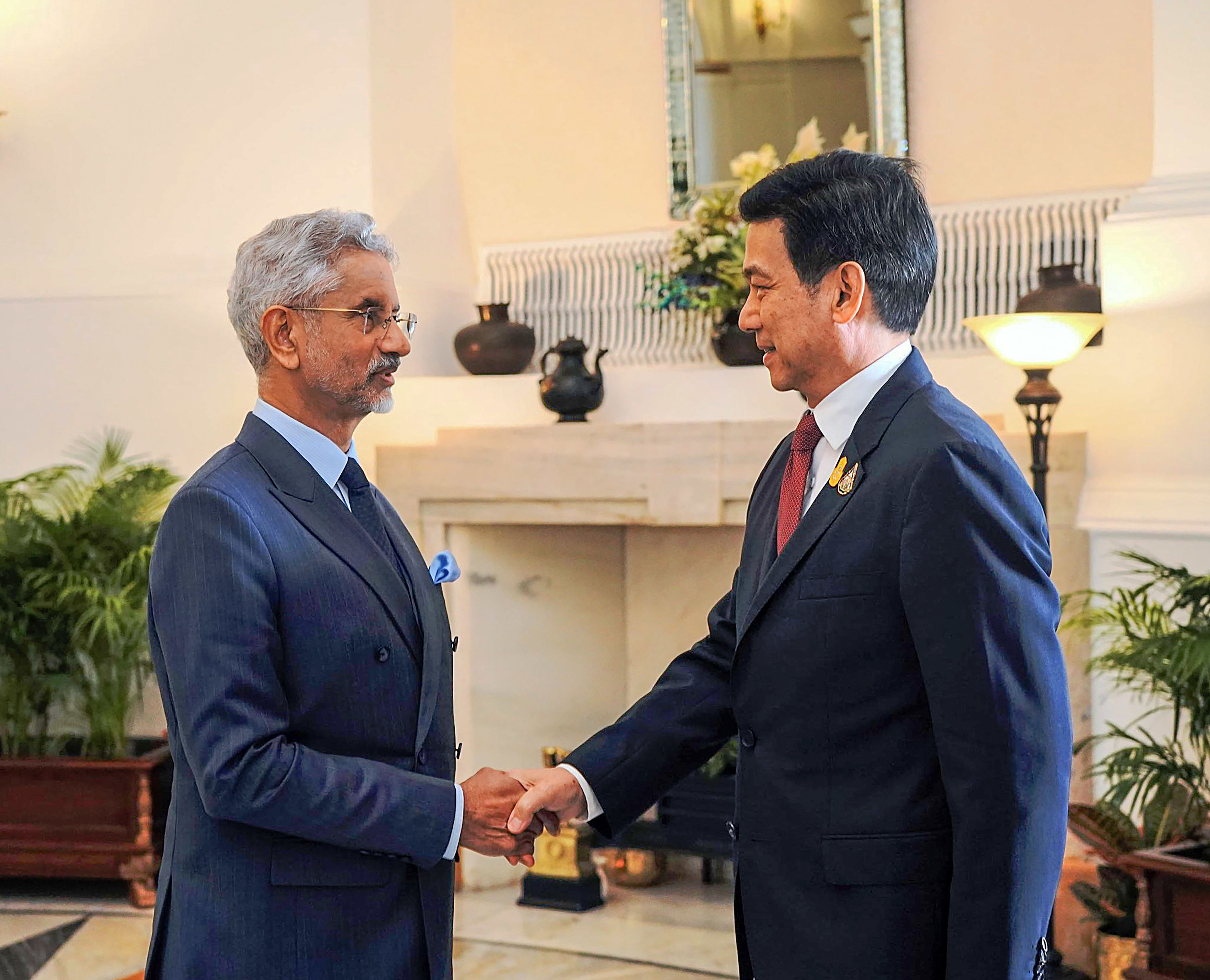 india, thailand resolve to expand ties