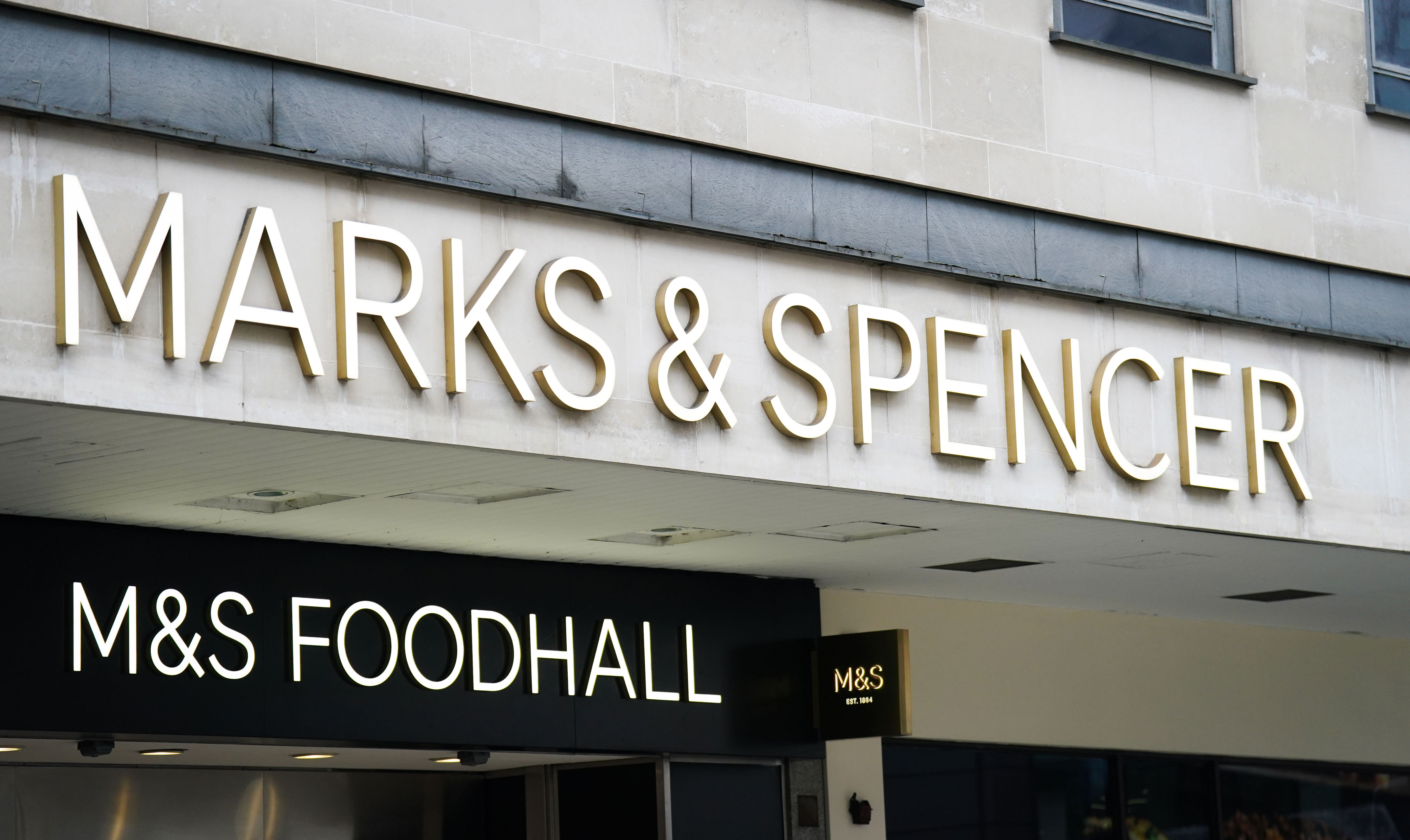 marks & spencer announces hourly pay rise for 40,000 staff