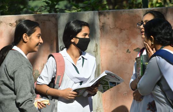 “cannot stop students from entering exam hall once admit card is issued”: delhi hc to cbse
