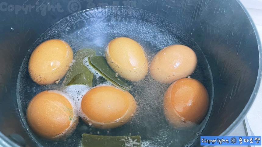 계란 삶을 때 ‘다시마’ 넣으면 정말 이렇게 된다고!?