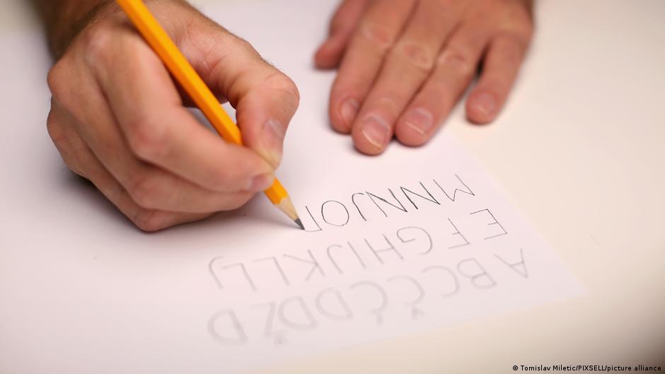 niemcy. miliony dorosłych nie potrafi dobrze czytać i pisać