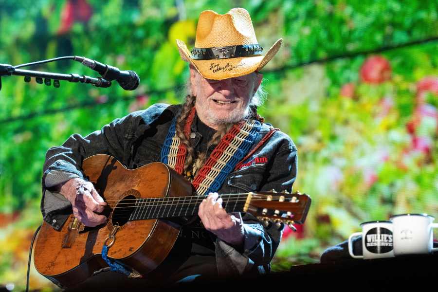 Willie Nelson, Bob Dylan Coming To Hershey: What To Know About The 2024 ...