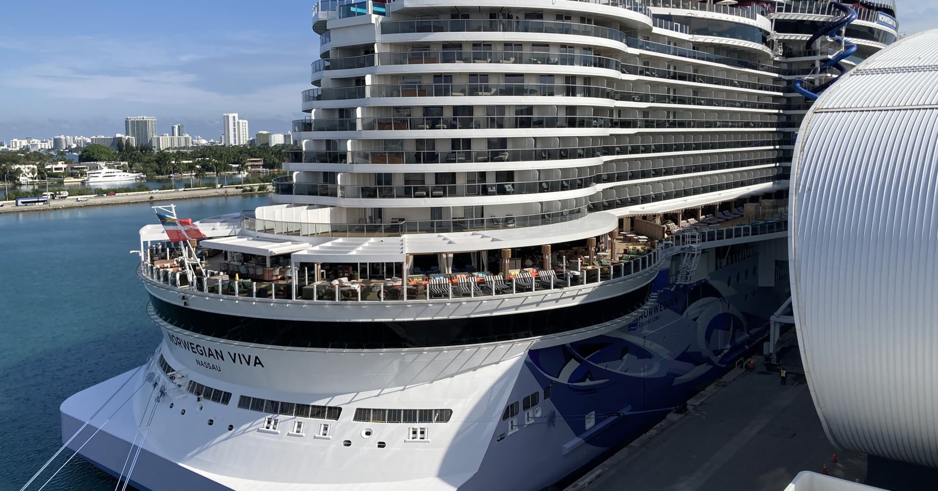 norwegian cruise line reports first profitable year since 2019