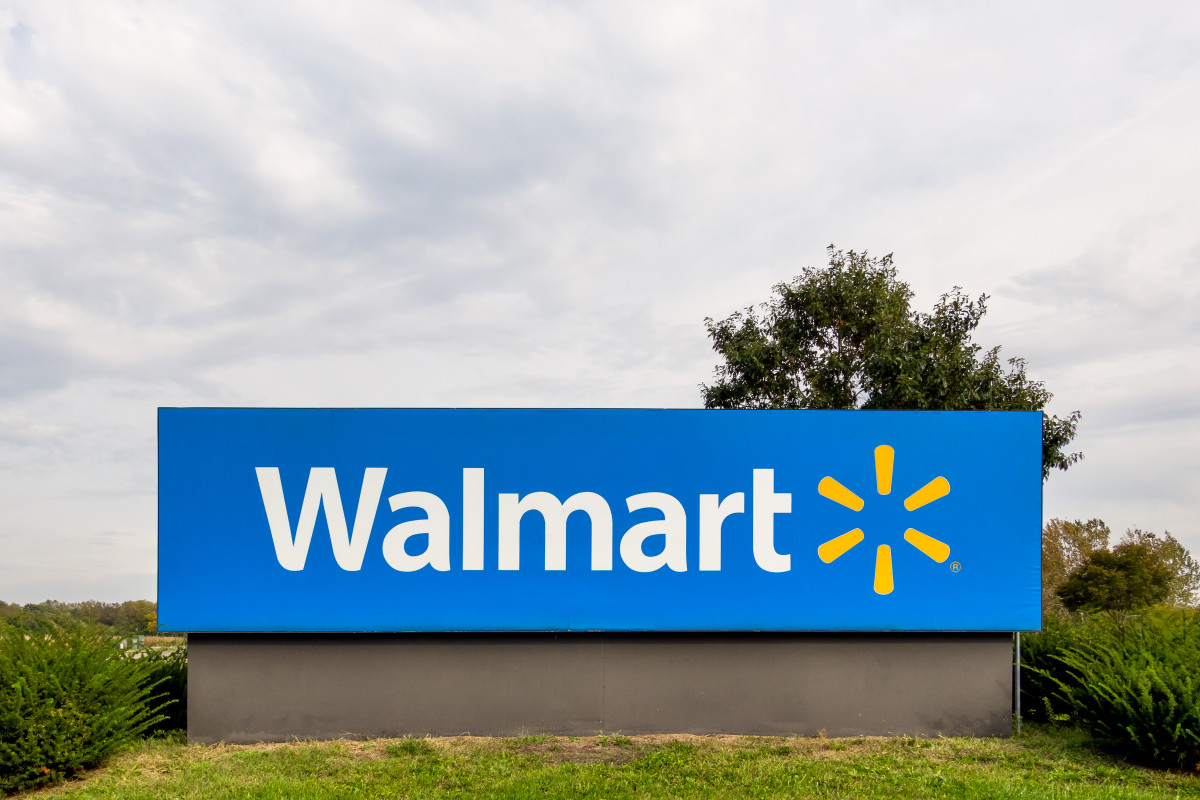 Here Are Walmart's 2025 New Year's Day Hours