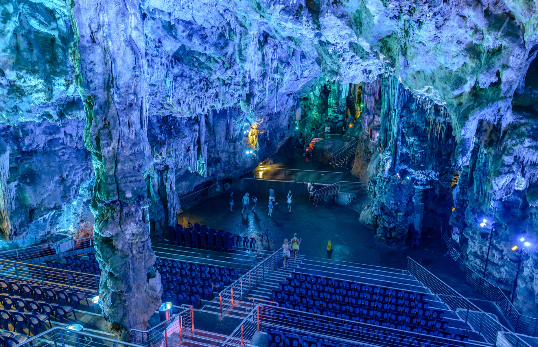 25 insanely beautiful caves