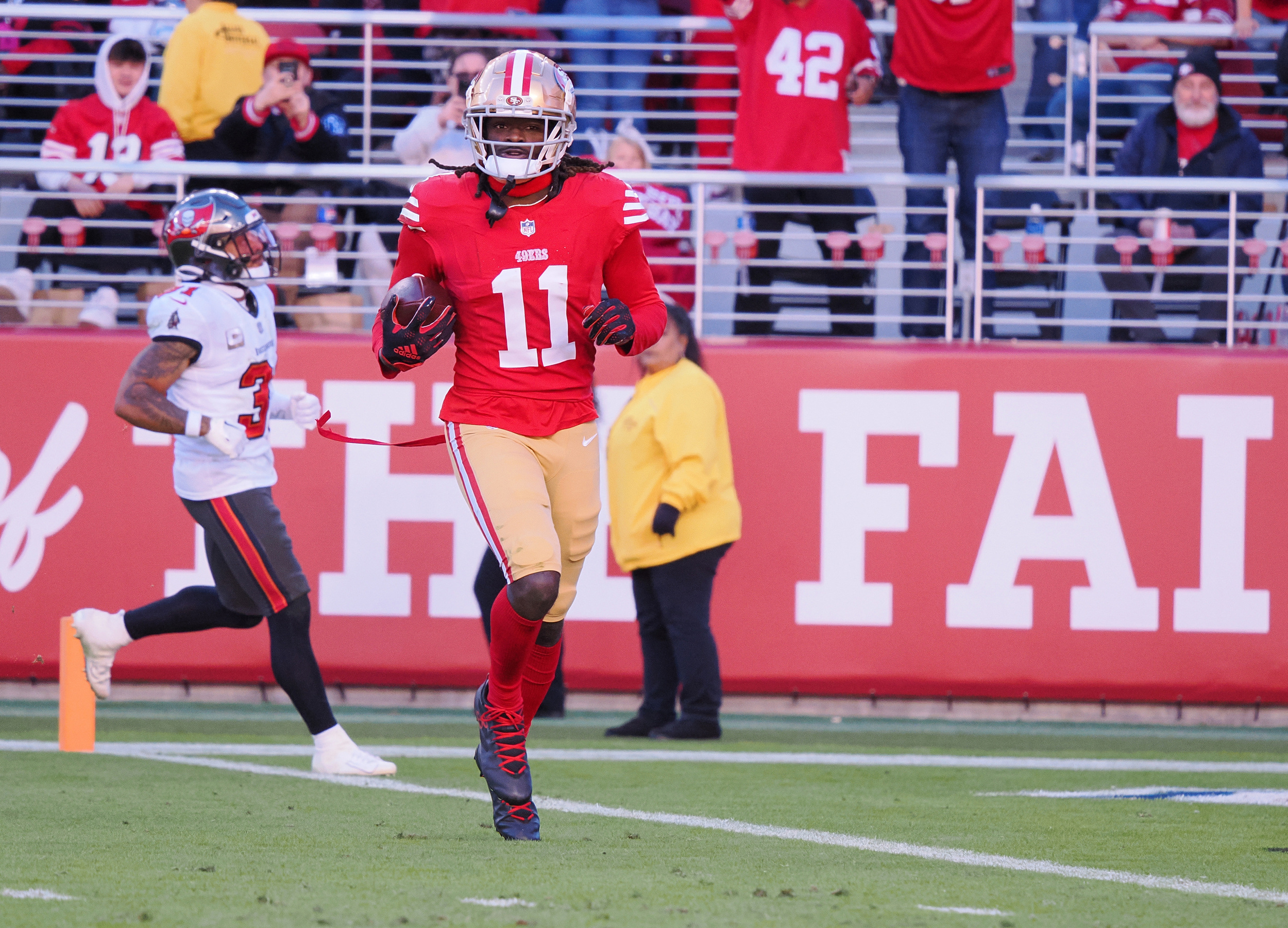 49ers GM determined to keep star WR despite potential cap issues