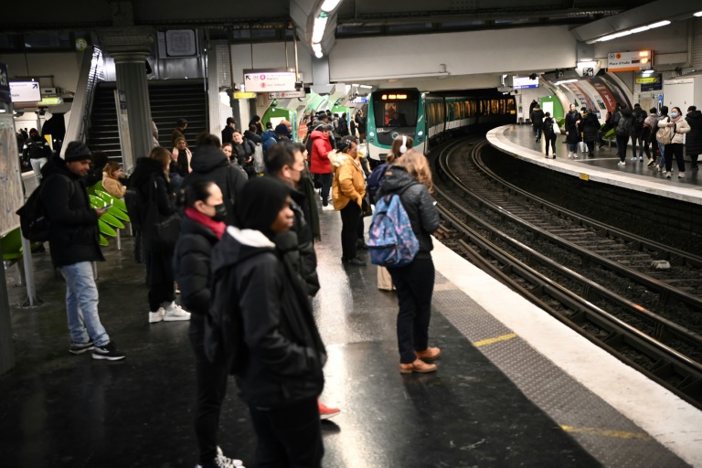 les métros ne s'arrêteront plus en cas de malaise d'un voyageur, mais les conducteurs ne sont pas tous d'accord